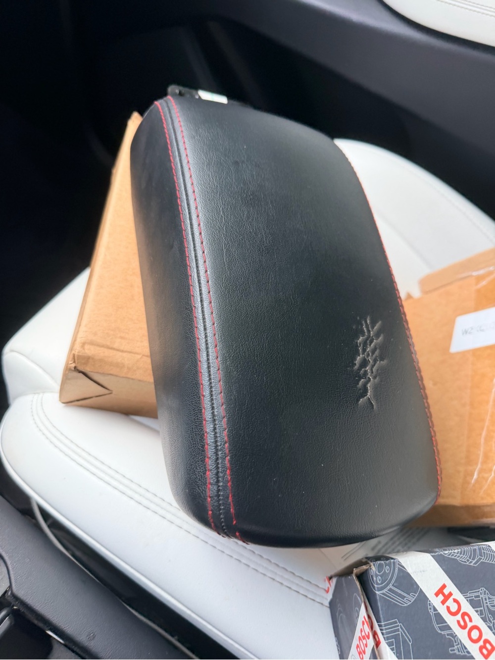 2017-2021 JEEP COMPASS FRONT CENTER CONSOLE ARMREST LID COVER LEATHER BLACK OEM